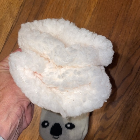•MICHAEL & MICHELLE•NWT KOALA SOFT, COZY, NON-SLIP SHERPA CRITTER SOCKS OSFM - Picture 5 of 6